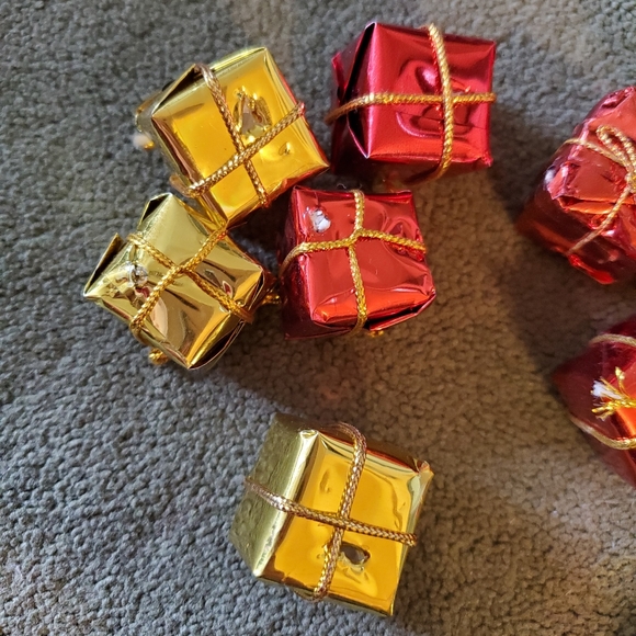 Mini Shiny Wrapped Foam Gift Boxes Holiday Decor - Picture 8 of 8
